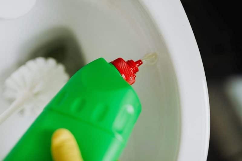 vinaigre dans toilettes