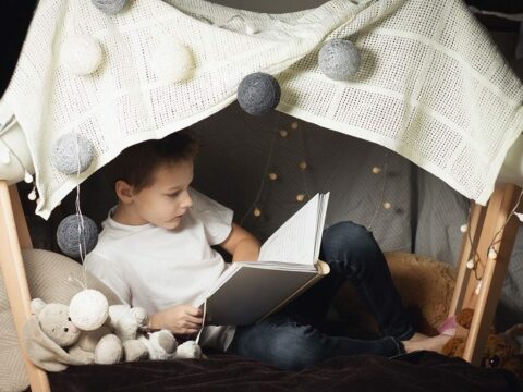 Comment faire une cabane dans une chambre d'enfant facilement ?