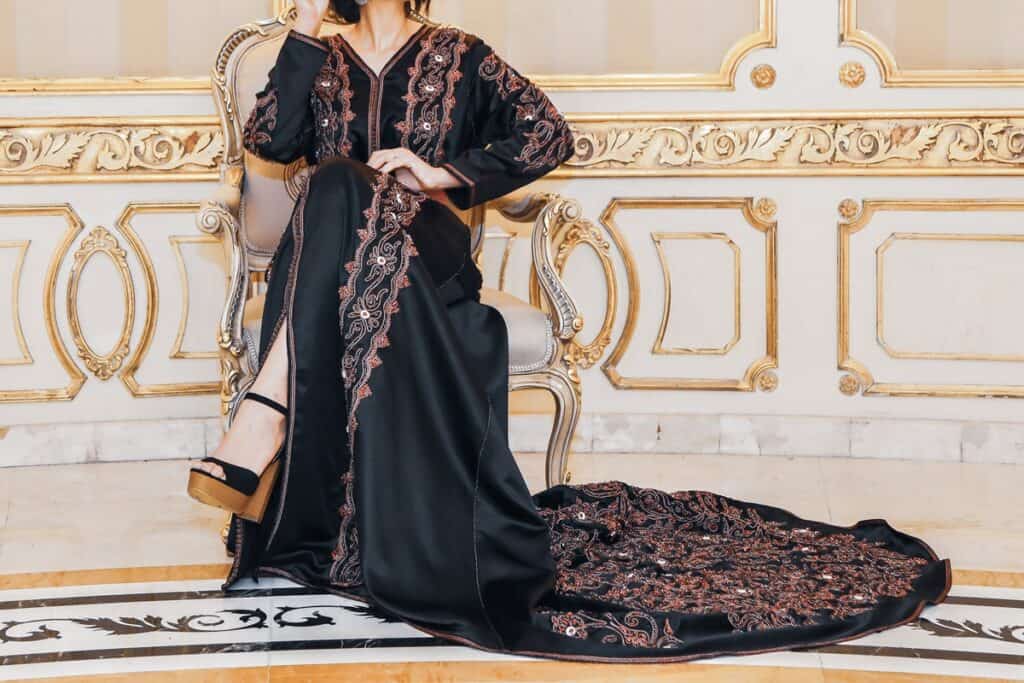 beau caftan marocain noir