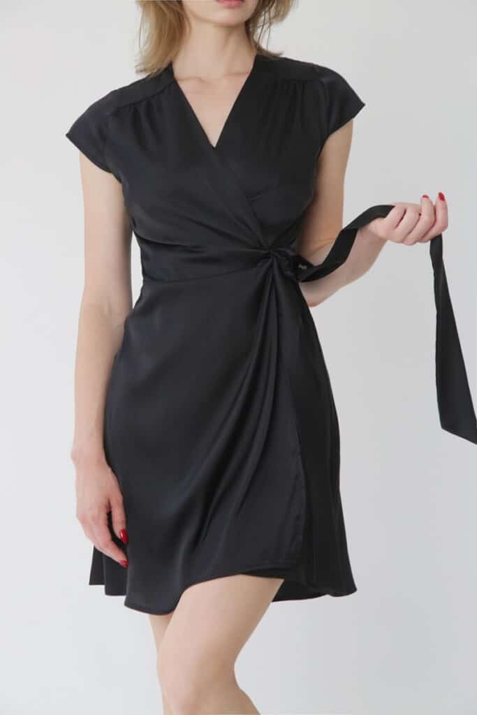 robe portefeuille noire