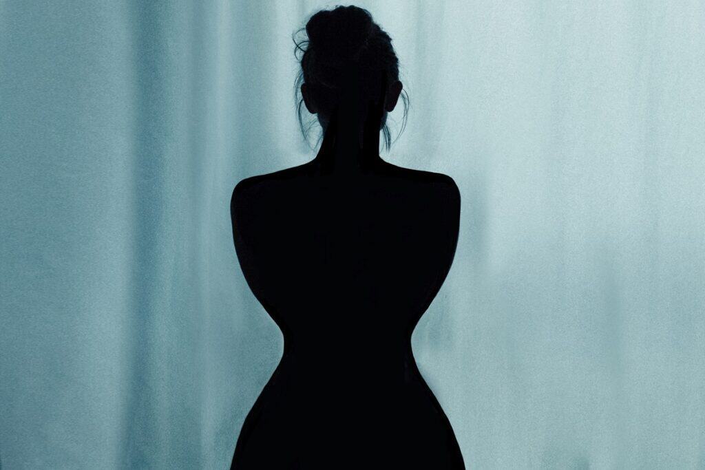 femme silhouette en 8