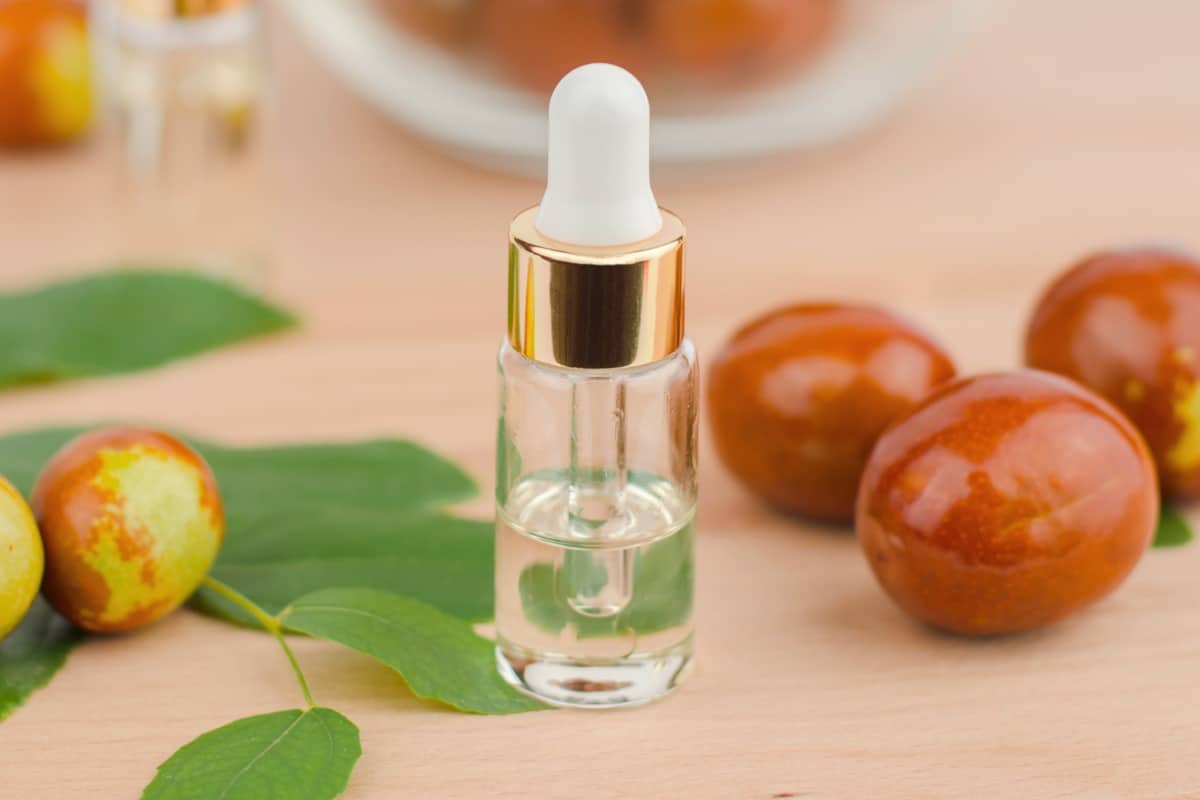 flacon d'huile de jojoba
