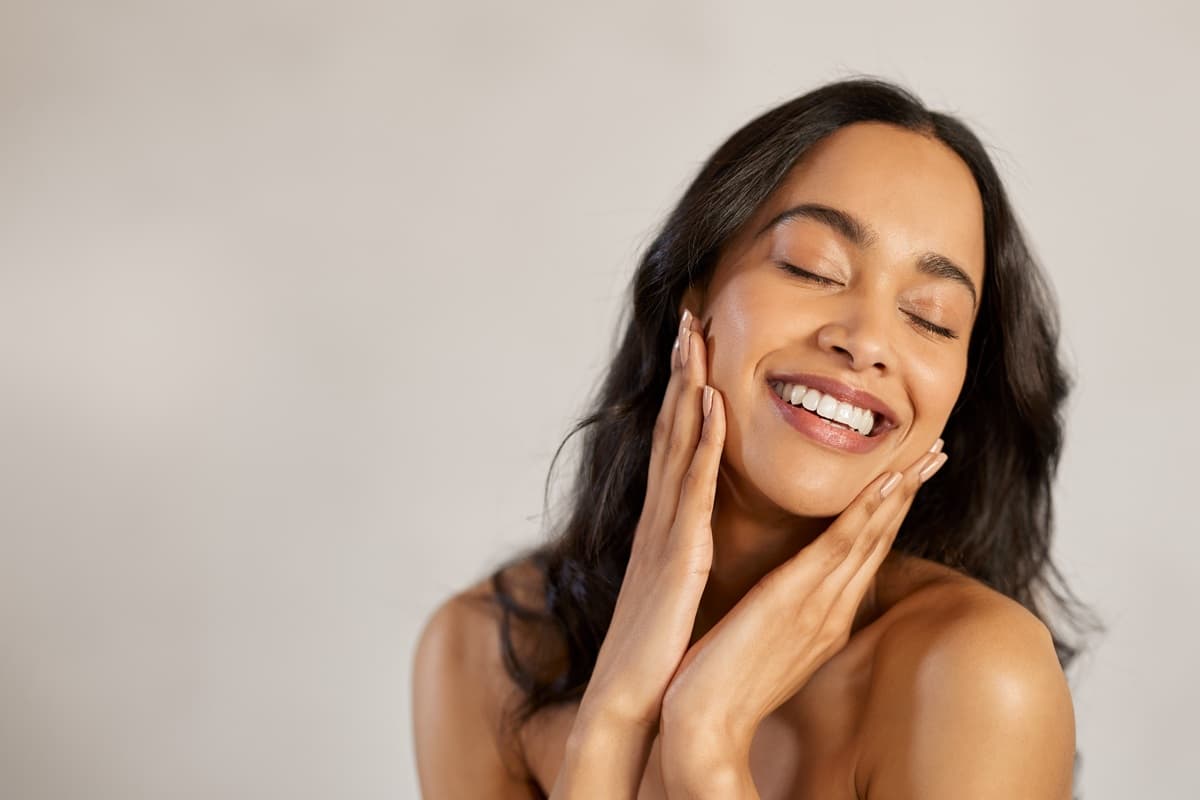 visage femme peau éclatante