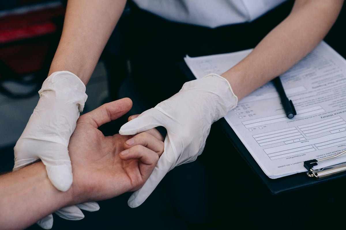 Le syndrome du canal carpien : causes, traitements et prévention