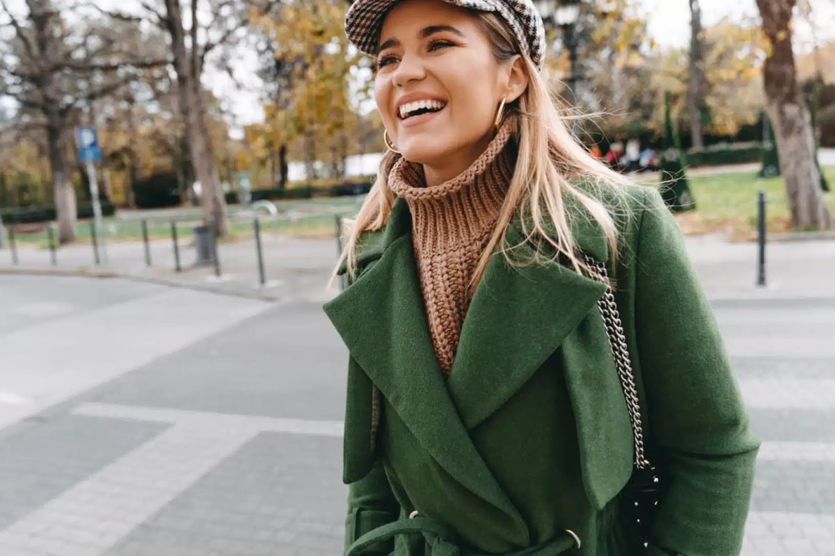 Le pouvoir du vêtement féminin : comment la mode influence la confiance en soi